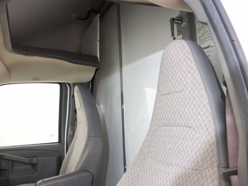Used 2020 Chevrolet Express 3500 w/ Power Convenience Package image 17