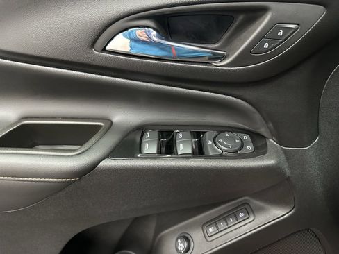Used 2024 Chevrolet Equinox Premier image 20