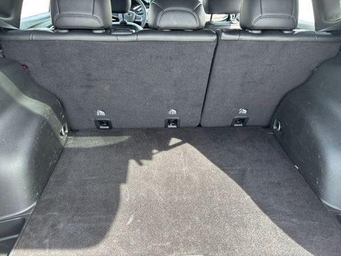 Used 2025 Jeep Compass Limited image 32