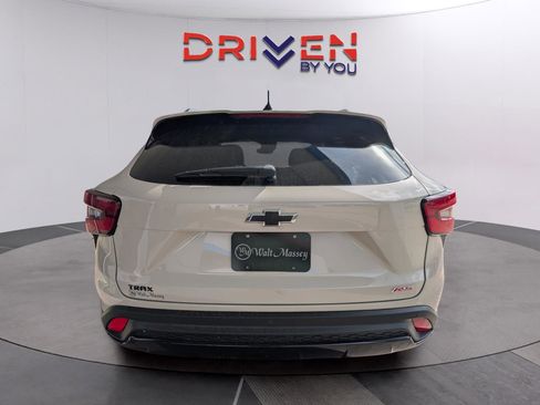 New 2026 Chevrolet Trax RS image 4