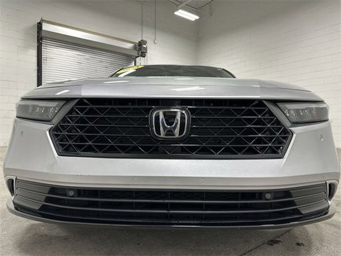 Used 2024 Honda Accord Touring image 10