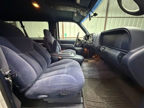 Used 1997 Chevrolet Tahoe 4WD 2-Door w/ Preferred Equipment Group 2 image 10