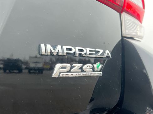 Used 2017 Subaru Impreza 2.0i Limited image 13