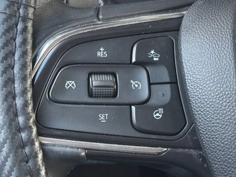 Used 2022 Buick Envision Essence w/ Technology Package II FWD image 12