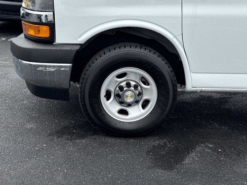 Used 2024 Chevrolet Express 3500 LT w/ LT Preferred Equipment Group image 28