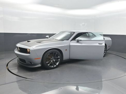 Used 2021 Dodge Challenger R/T Scat Pack RWD image 31
