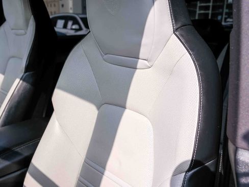 Used 2024 Porsche Cayenne E-Hybrid AWD/4WD image 21