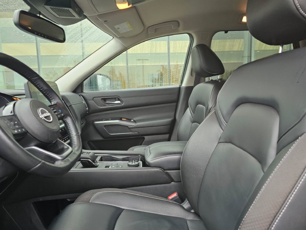 Used 2022 Nissan Pathfinder SL AWD/4WD image 24