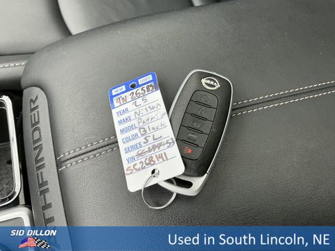 Used 2025 Nissan Pathfinder SL w/ SL Premium Package image 8