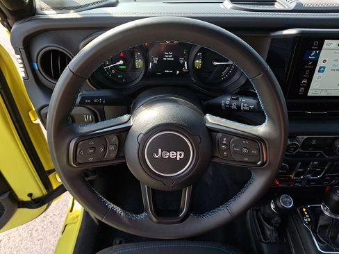 Used 2024 Jeep Wrangler Unlimited Rubicon 4xe AWD/4WD image 18