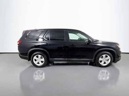 Used 2023 Honda Pilot LX image 8