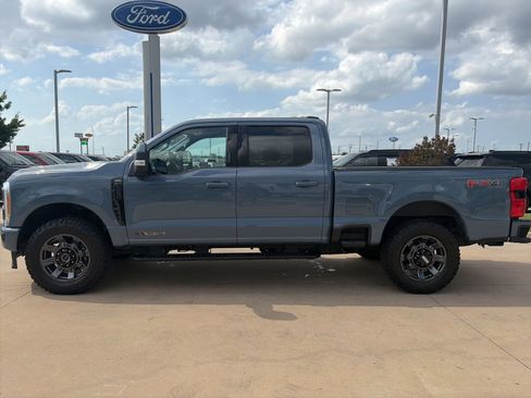 Used 2023 Ford F250 Lariat w/ Sport Appearance Package AWD/4WD image 2