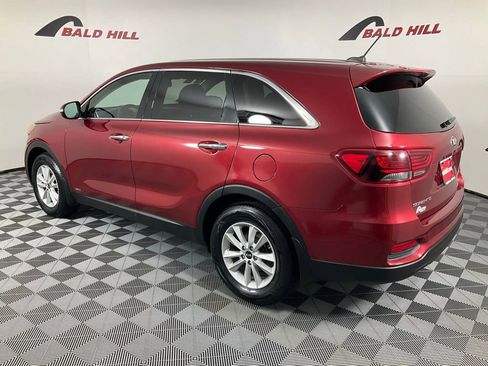 Used 2020 Kia Sorento LX image 4