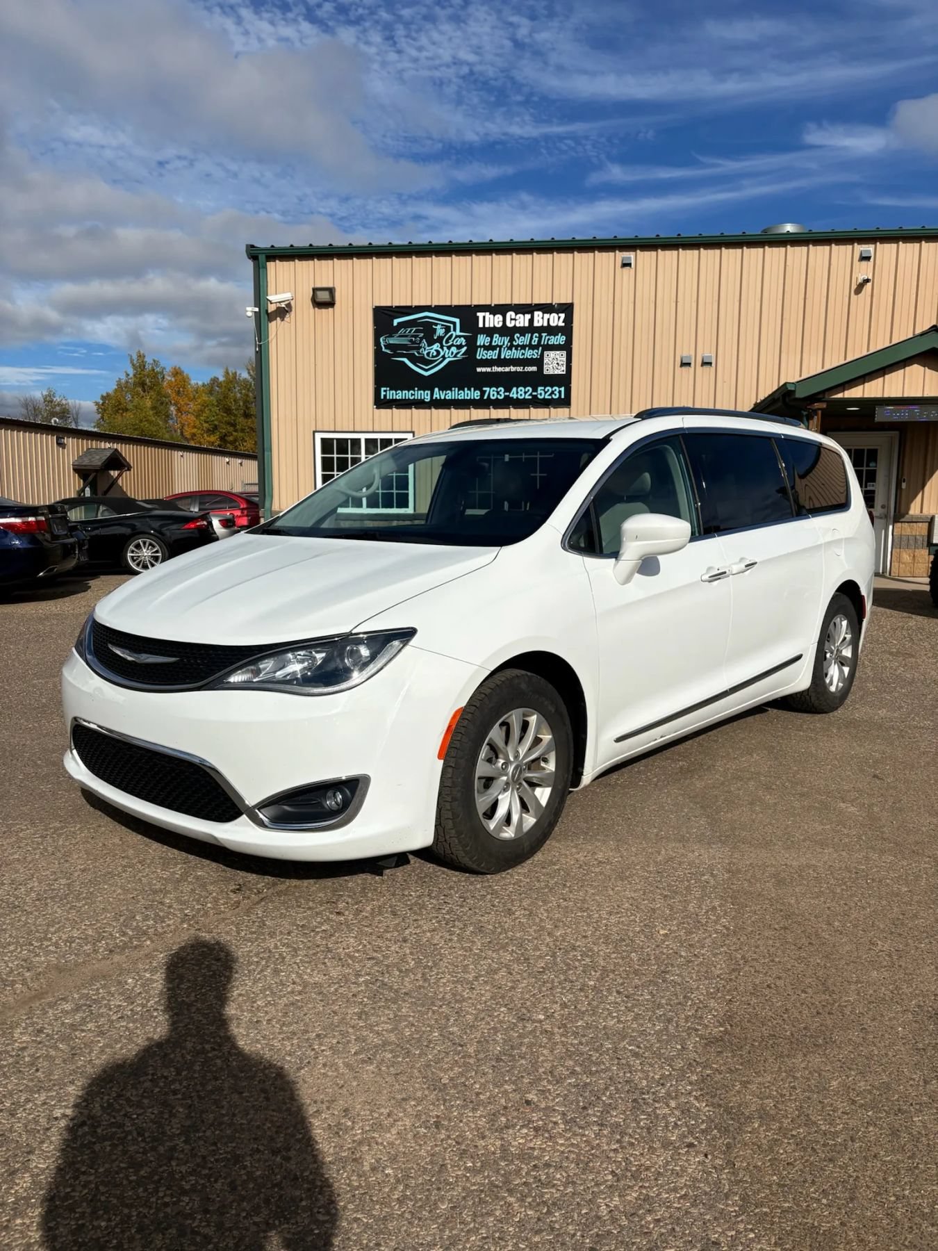 Used 2018 Chrysler Pacifica Touring-L FWD image 1