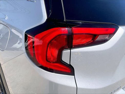 Used 2020 GMC Terrain SLT image 28