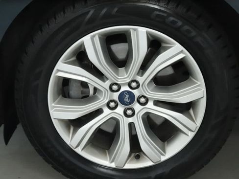 Used 2019 Ford Edge Titanium AWD/4WD image 40