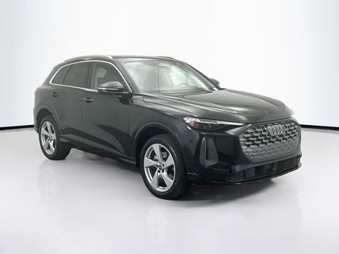 Certified 2025 Audi Q5 2.0T Premium Plus w/ Premium Plus image 3