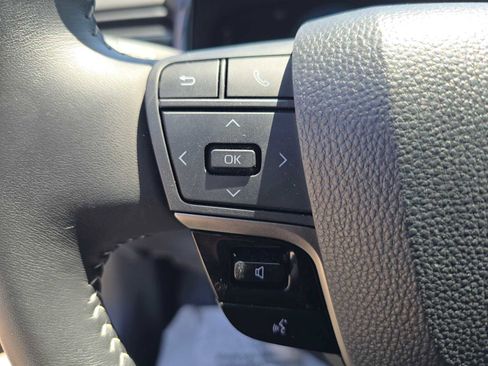 Certified 2025 Toyota Camry SE FWD image 32