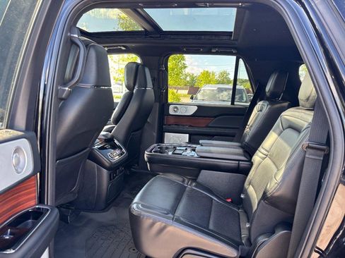 Certified 2021 Lincoln Navigator L Reserve AWD/4WD image 12