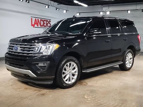 Used 2020 Ford Expedition XLT w/ Equipment Group 202A AWD/4WD image 3