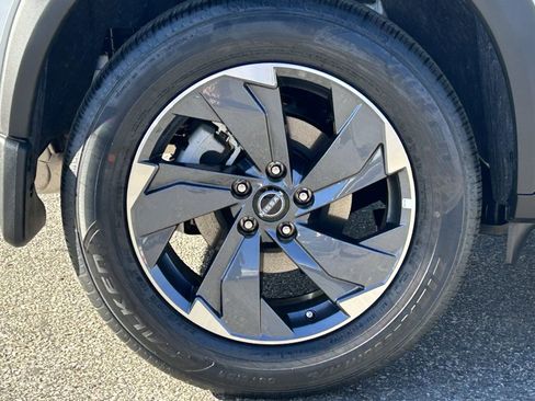 New 2026 Nissan Rogue SV FWD image 8