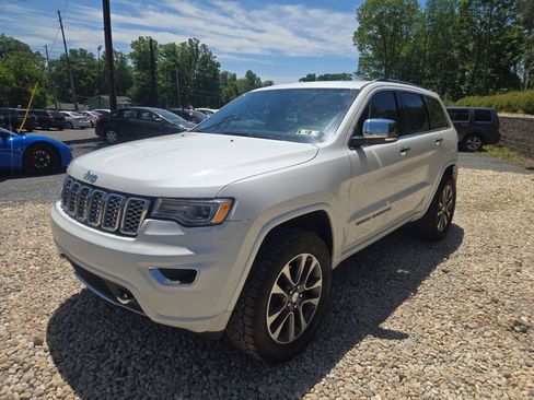 Used 2017 Jeep Grand Cherokee Overland AWD/4WD image 3
