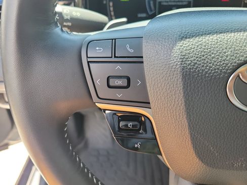 Used 2025 Toyota Camry SE FWD image 20