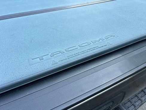 Used 2018 Toyota Tacoma TRD Sport AWD/4WD image 20
