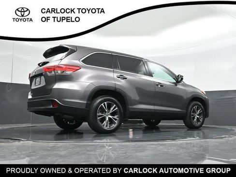 Used 2019 Toyota Highlander LE FWD image 37