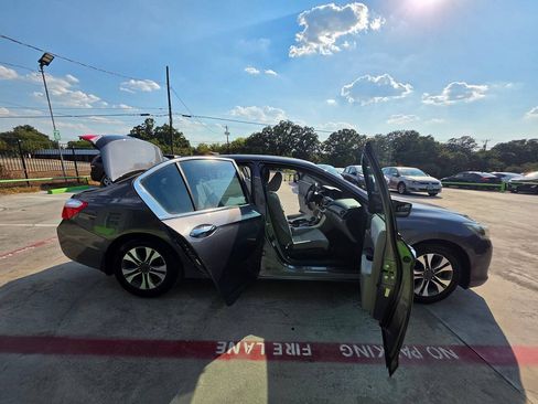 Used 2013 Honda Accord LX image 38