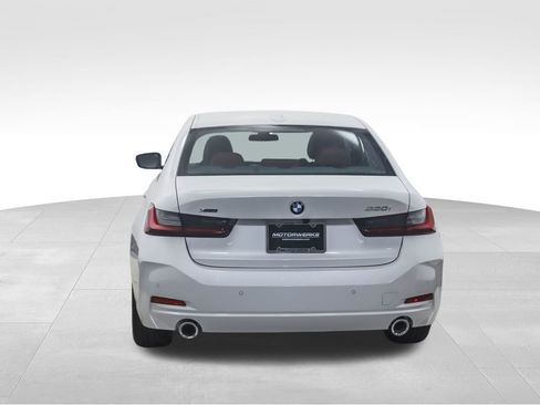 Used 2025 BMW 330i xDrive Sedan w/ Premium Package image 4