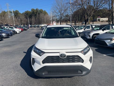 Used 2019 Toyota RAV4 LE image 4