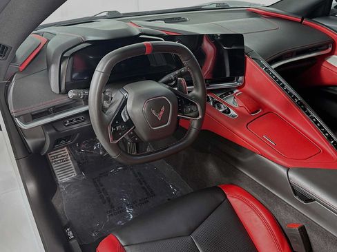 Used 2023 Chevrolet Corvette Stingray Preferred Cpe w/ Z51 Performance Package RWD image 4