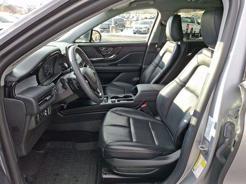 Certified 2022 Lincoln Corsair Standard w/ Equipment Group 101A image 13