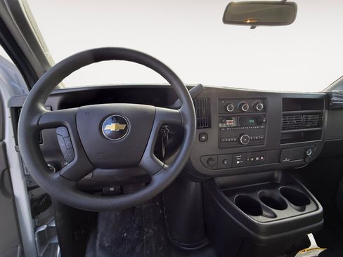 New 2025 Chevrolet Express 3500 Work Van w/ Power Convenience Package image 10