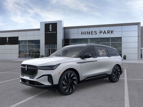 New 2026 Lincoln Nautilus Reserve w/ Jet Appearance Package image 1