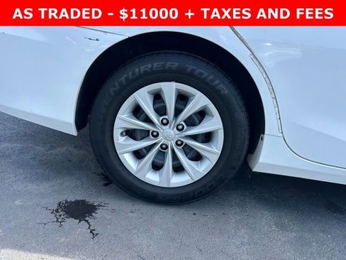 Used 2016 Toyota Camry LE image 7