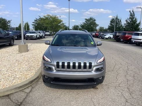 Used 2017 Jeep Cherokee Latitude w/ Safety/Convenience Group FWD image 8