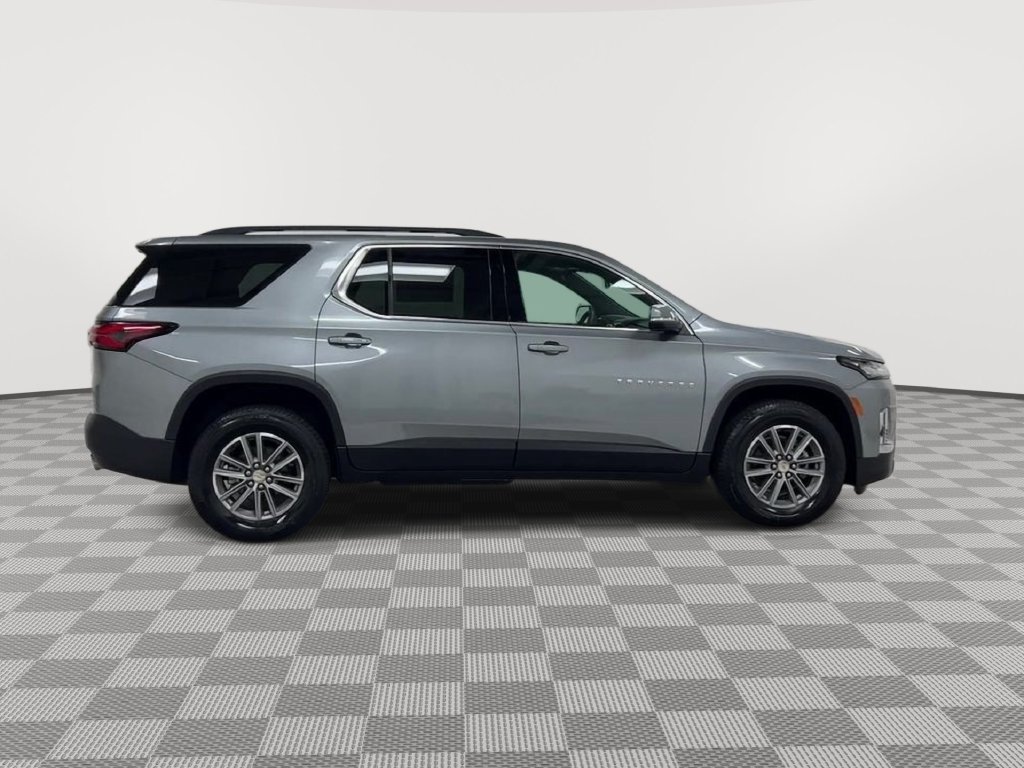 Used 2023 Chevrolet Traverse LT FWD image 9