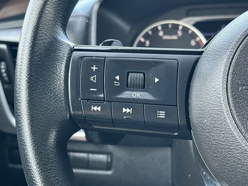 Used 2023 Nissan Rogue SV AWD/4WD image 30