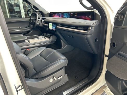 Used 2025 Lincoln Navigator Reserve w/ Jet Appearance Package image 28