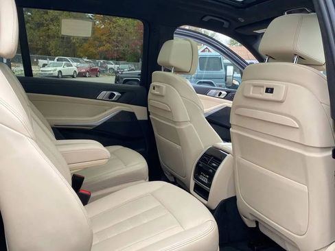 Used 2022 BMW X7 xDrive40i w/ Luxury Seating Package image 33