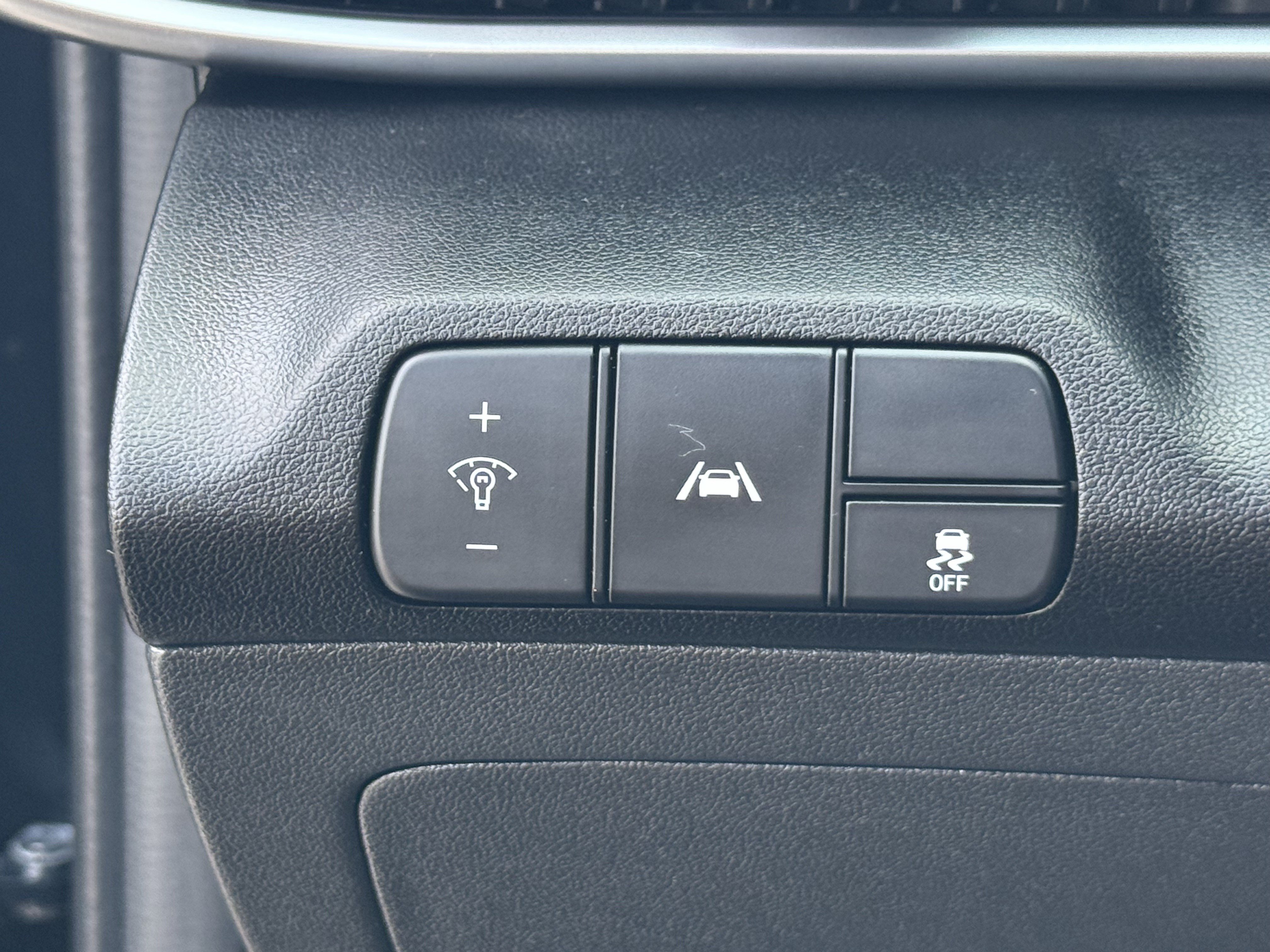 Used 2022 Hyundai Elantra SEL w/ Convenience Package FWD image 25