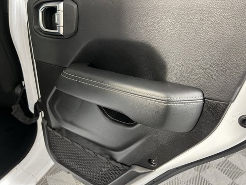 Certified 2023 Jeep Gladiator Overland image 28