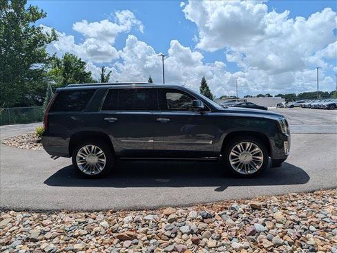 Used 2020 Cadillac Escalade Platinum AWD/4WD image 6