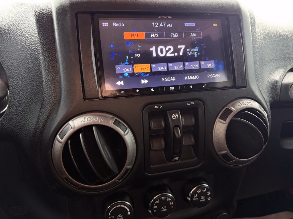 Used 2013 Jeep Wrangler Unlimited Sahara AWD/4WD image 18