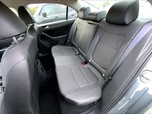 Used 2012 Volkswagen Jetta SE image 19