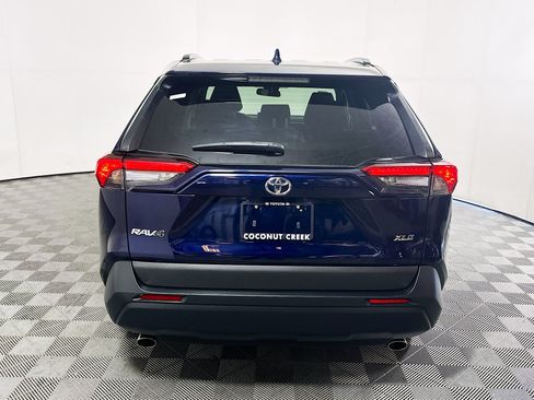 Used 2021 Toyota RAV4 XLE FWD image 4