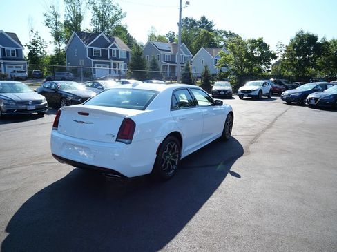 Used 2018 Chrysler 300 S w/ 300S Premium Group 2 AWD/4WD image 6