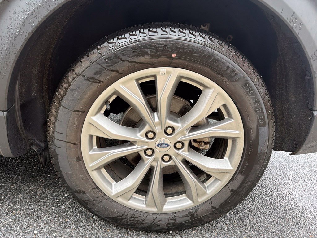 Used 2023 Ford Explorer Limited AWD/4WD image 11